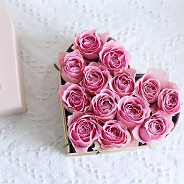 心形粉玫瑰花盒