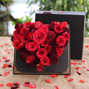 心形红玫瑰花盒