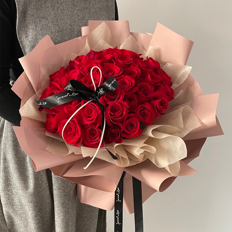温柔的你-33朵红玫瑰 安庆网上鲜花店哪家花材好？3周年结婚纪念日送哪些鲜花