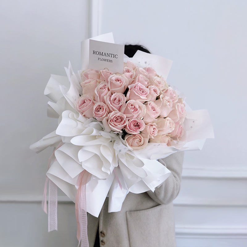 可可爱爱-33朵粉玫瑰 十堰网上鲜花预订去哪个网站？十五年结婚纪念日送哪些鲜花