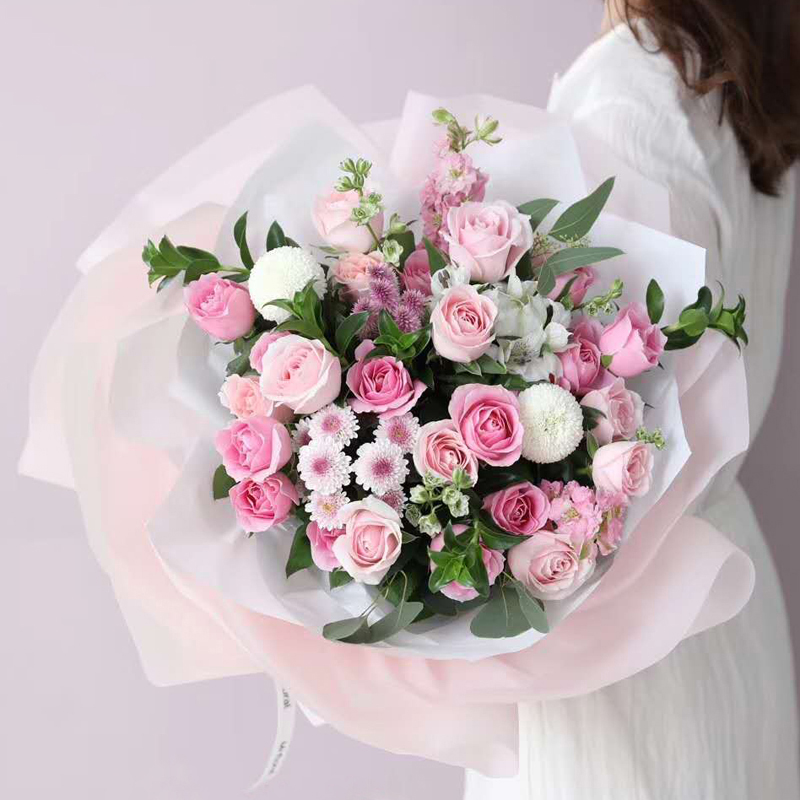 甜蜜小调-19朵混色粉玫瑰 80岁大寿哪些礼物可以送？生日鲜花推荐