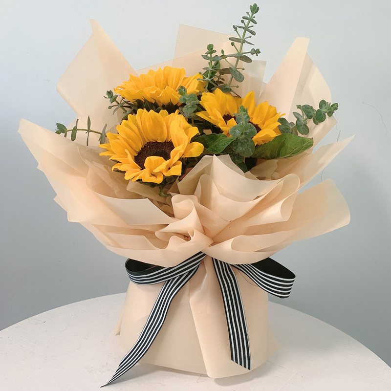 灿烂晴天-3朵向日葵花束 同事生日可以送什么礼物表示祝贺？生日蛋糕推荐