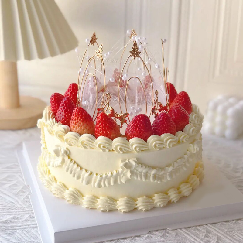 皇冠歀草莓鲜奶蛋糕 100天纪念日礼物有哪些推荐？送礼物贺卡大全
