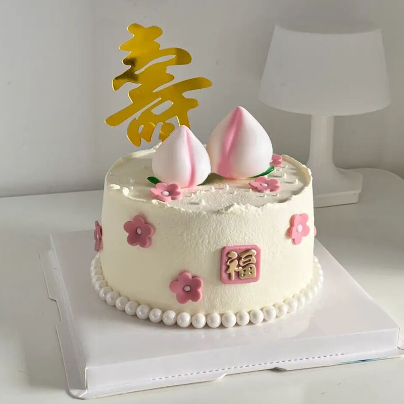 纷纷嫩嫩送奶奶祝寿款主题鲜奶蛋糕 80岁生日适合的生日礼物有哪些？适合送什么鲜花