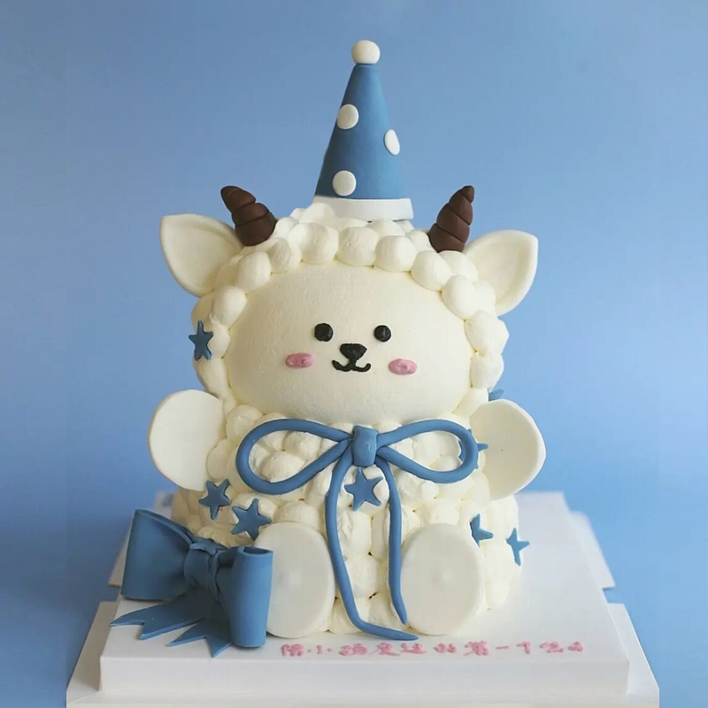 可爱小羊主题翻糖鲜奶蛋糕 郑州如何在网上订蛋糕？郑州网上哪里订生日蛋糕好