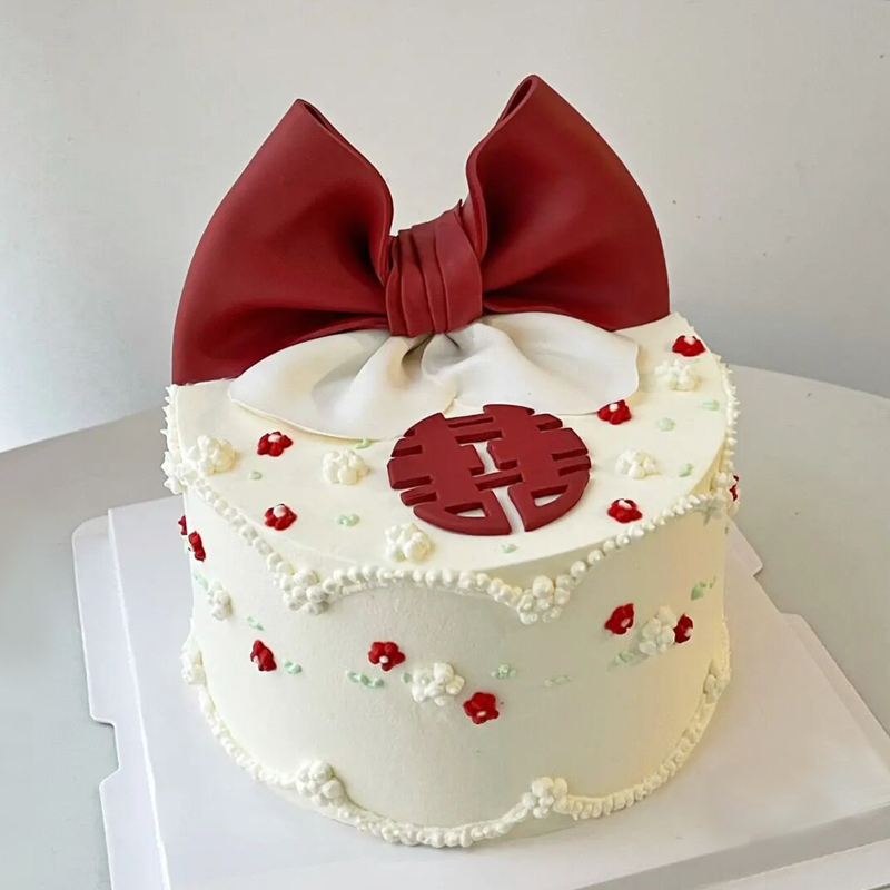 结婚订婚主题婚庆翻糖蛋糕 夏天订购的蛋糕能保存多长时间