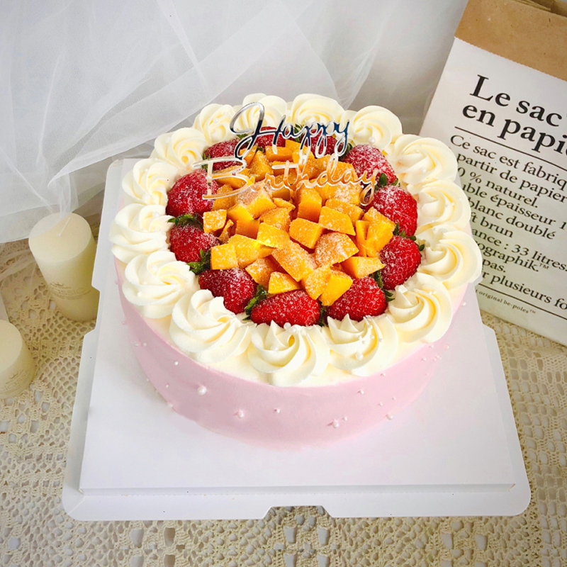水果满满鲜奶蛋糕 给女朋友过生日选什么款式的蛋糕？给女友准备哪些生日礼物