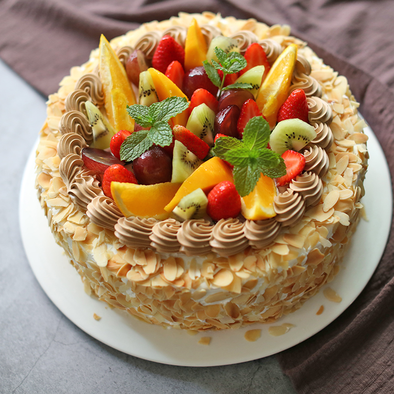 陪伴左右-圆形水果蛋糕 长辈生日送什么生日蛋糕比较好？给老人送蛋糕该选什么样的