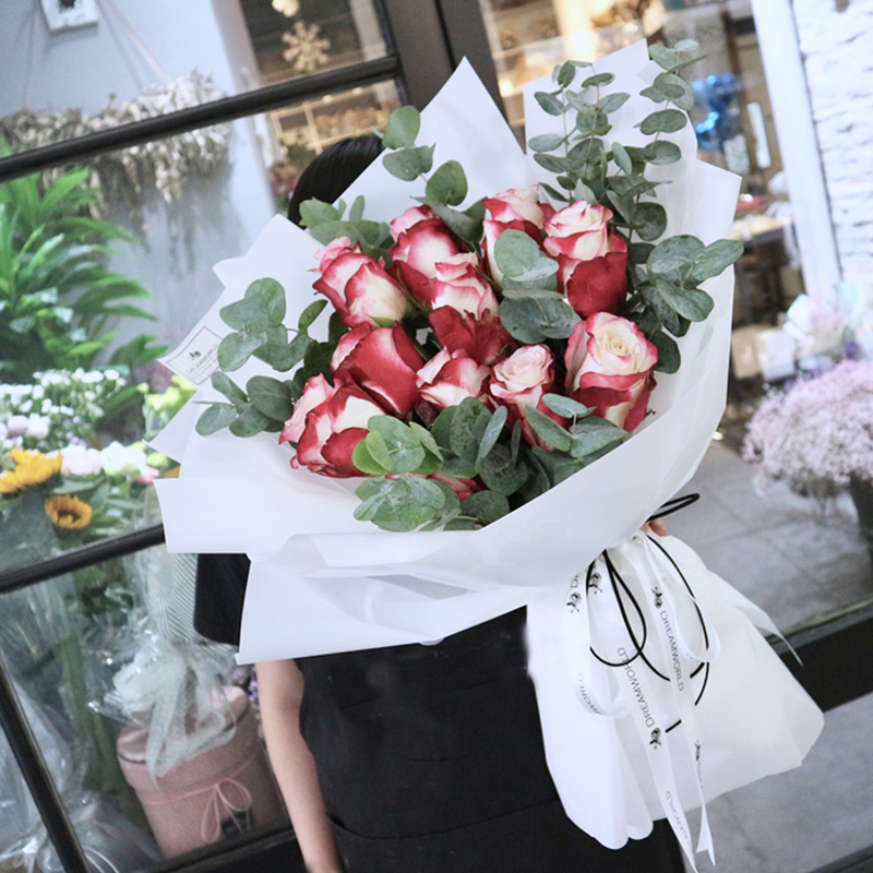 爱在巴黎-19朵甜心玫瑰 花这么容易会蔫为什么还有这么多人送花呢