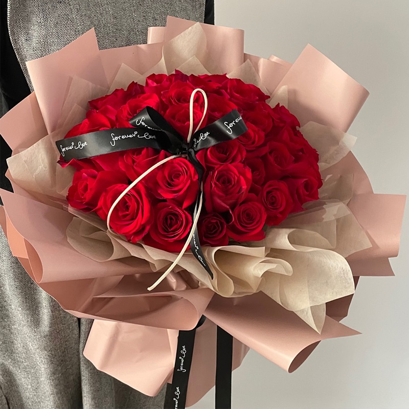 温柔的你-33朵红玫瑰 521送什么花给老婆？2022年521特别情人节*有爱的鲜花礼物