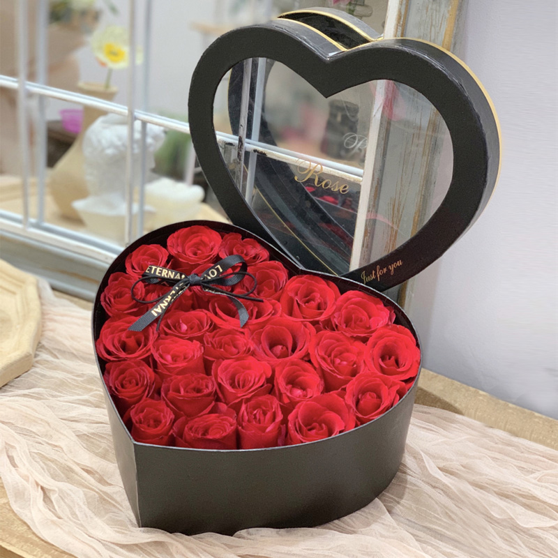 热恋-33朵红玫瑰礼盒装 520送女朋友红玫瑰还是蓝色妖姬玫瑰好？不同颜色玫瑰的鲜花花语