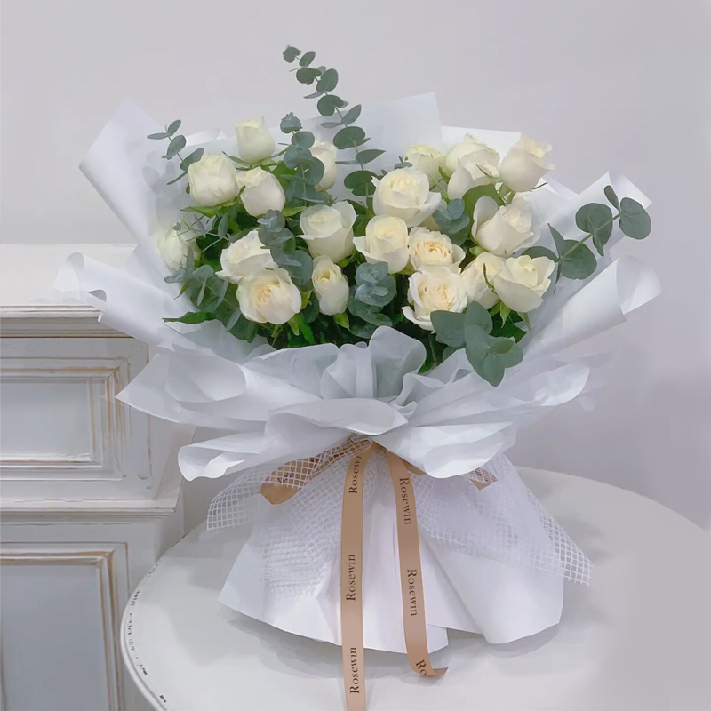 白月光-19朵白玫瑰花束 母亲节送老婆什么礼物？鲜花加温馨祝福语老婆更开心