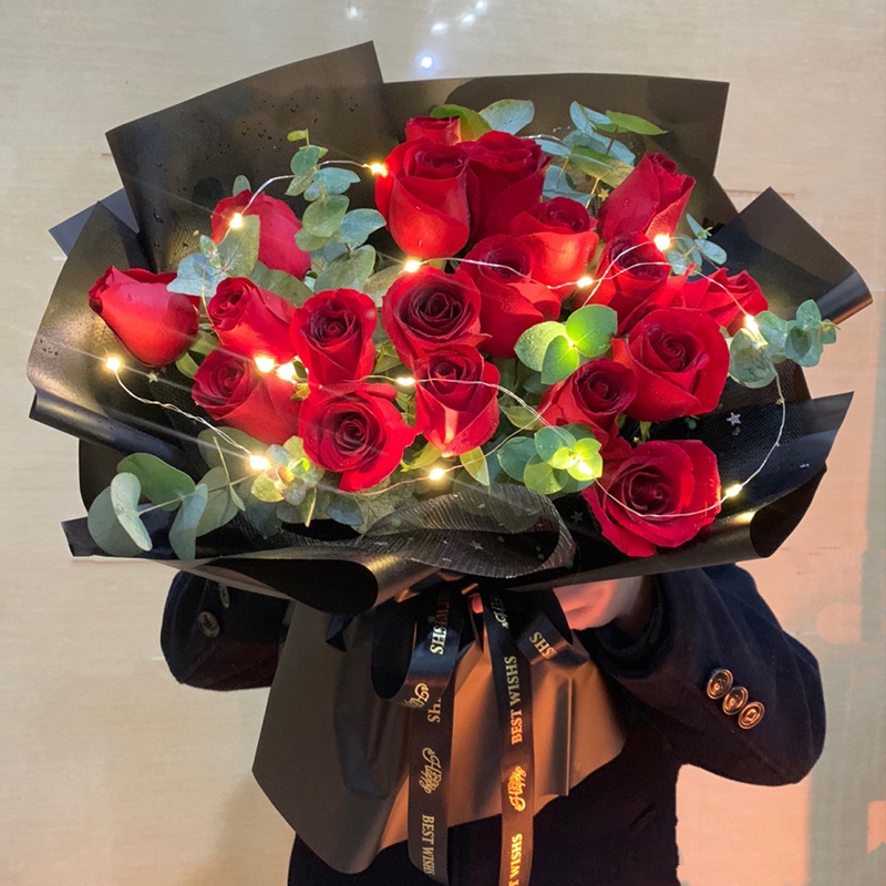 爱情火花-19朵红玫瑰 给女朋友补齐1—20岁生日礼物，你的余生我不再缺席