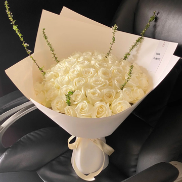 52朵小清新白玫瑰花束