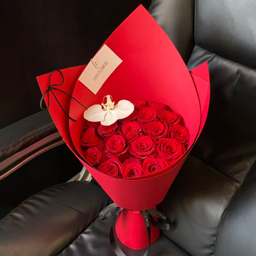 19朵简约红玫瑰花束